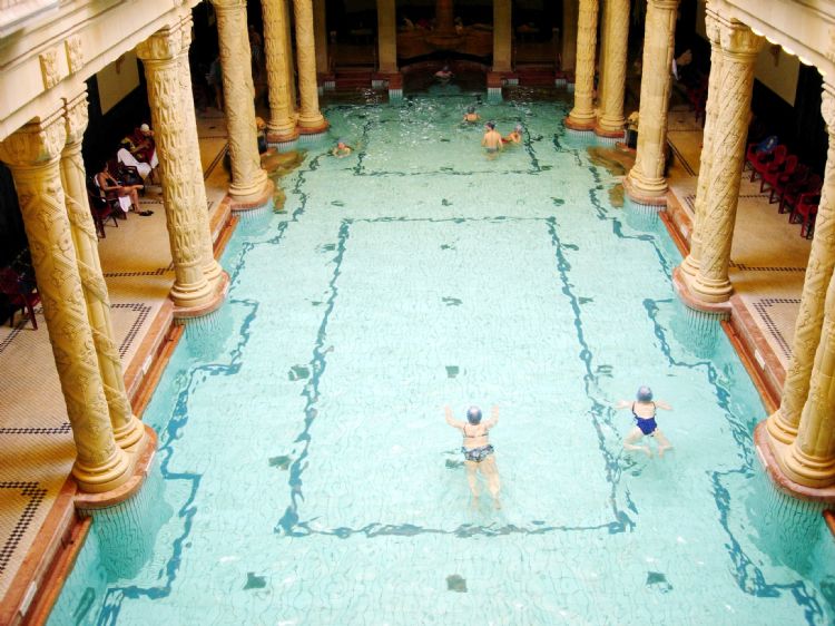 Bains thermaux Gellért à Budapest